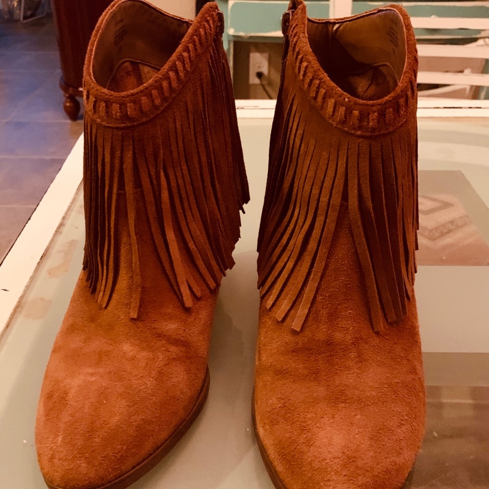 NEW, Gianni Bini, Brown Fringe, Ankle Booties, Size 10 - Picture 6 of 9